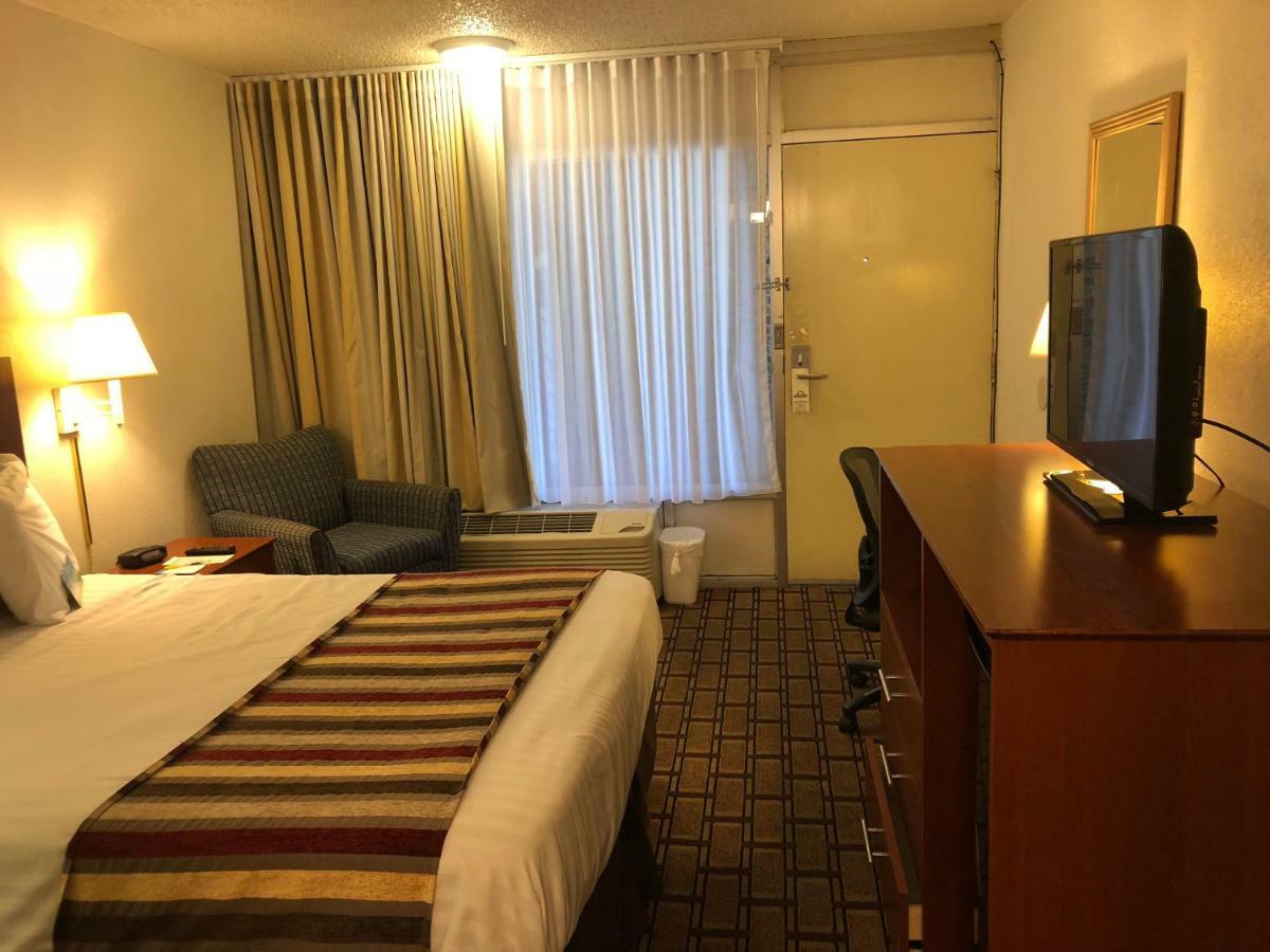 Days Inn By Wyndham נאטשז מראה חיצוני תמונה