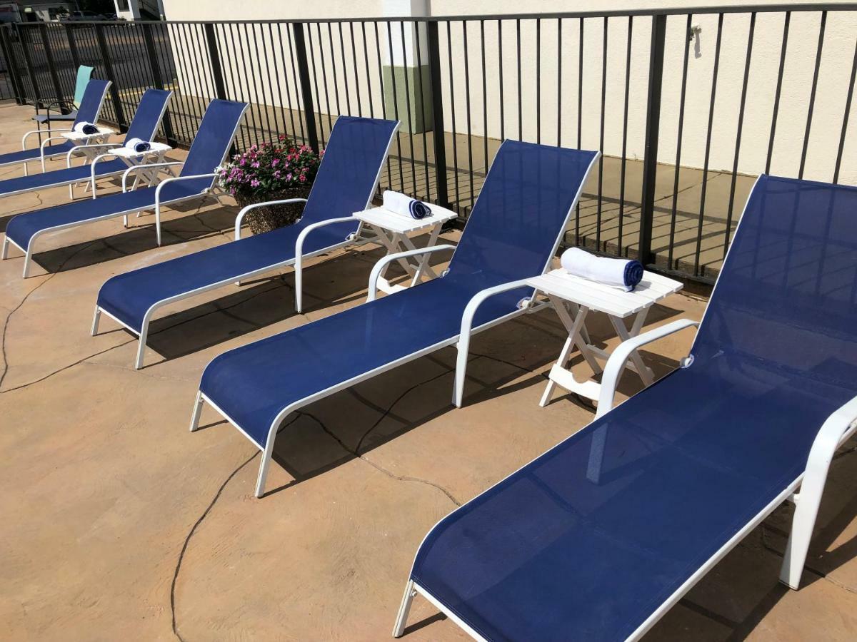 Days Inn By Wyndham נאטשז מראה חיצוני תמונה